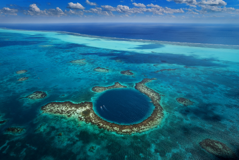 Belize set resifi mavi çukur