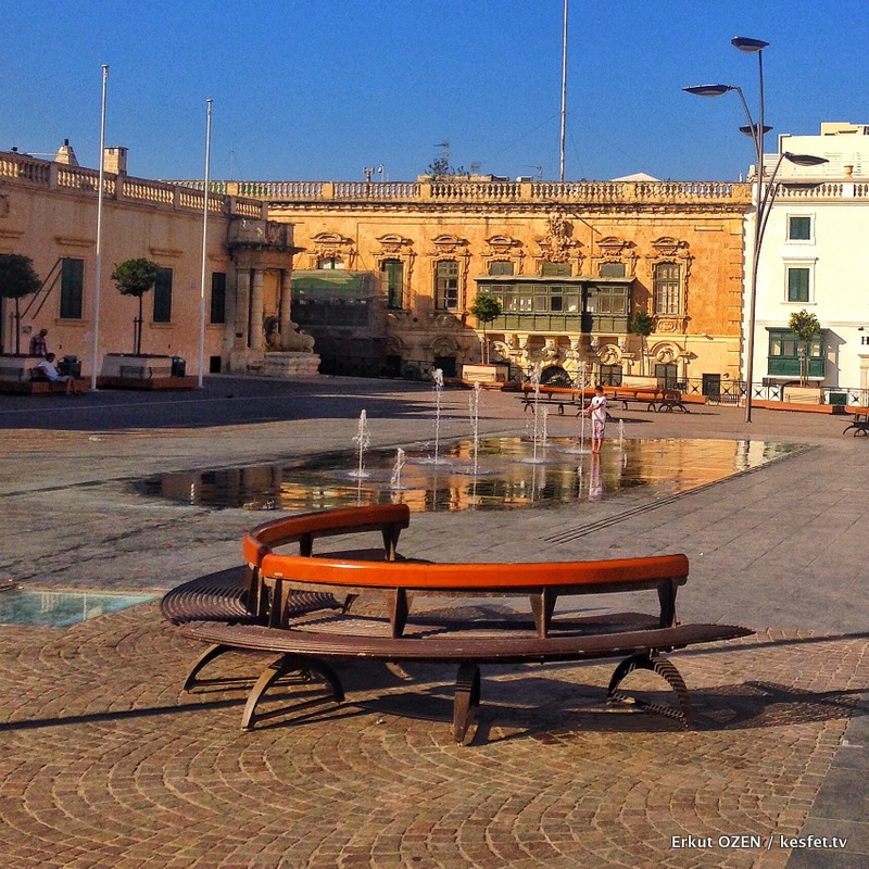 Malta Gezi Rehberi Adım Adım Valletta St George Meydanı