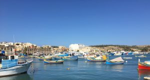Marsaxlokk Gezi Rehberi: Malta’nın Renkli Balıkçı Kasabası marsaxlokk Malta