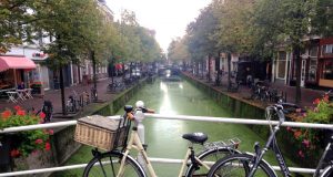 Delft Gezi Rehberi (2025): İnci Küpeli Kız’ın Şehri, Gezilecek Yerler ve Porselenler delft gezi rehberi