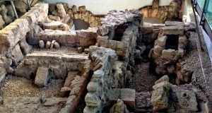 Danyal Peygamber Kabri ve Makam-ı Şerif Camii: Hikayesi ve Ziyaret Bilgileri Danyal Peygamber mezarı