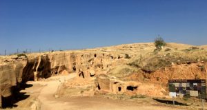 Dara Antik Kenti Rehberi (2025): Efsaneler, Gezi Planı ve Ulaşım Tüyoları Dara Antik Kenti