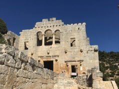 Adeta Gökyüzünde Bir Yapı Alahan Manastırı Alahan Manastırı