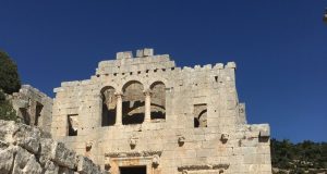 Adeta Gökyüzünde Bir Yapı Alahan Manastırı Alahan Manastırı