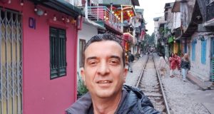 Tren Sokağı (2025): Rengarenk Evleriyle Fotoğraf Tutkunlarının Yeni Gözdesi Vietnam rehberi Tren Sokağı